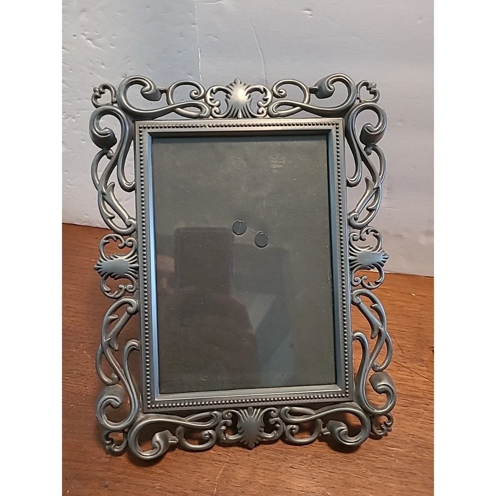 Vintage 5x7 Ornate Filigree‎ Pewter Frame Stands On Own Silver